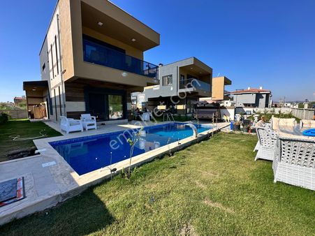 Denize 400 Metre Mesafe'de 4+1 Özel Havuzlu Ultra Lüks Son Kalan Satılık Villa