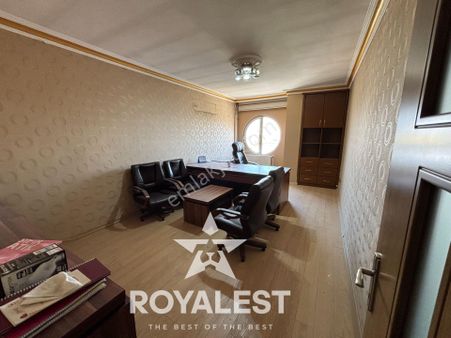 Royalest'ten Değirmiçem Ender İş Merkezinde Satılık Ofis