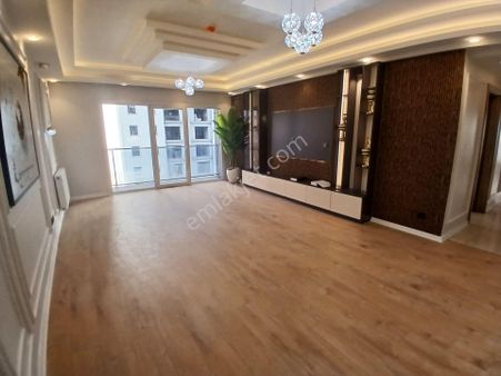 Futura Park Site İçirisinde Ful Dekorlu 3+1 Kullanışlı Daire