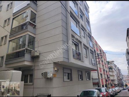 İzmir Konak Şehitnihatbey Caddesinde 2+1 Satılık Daire