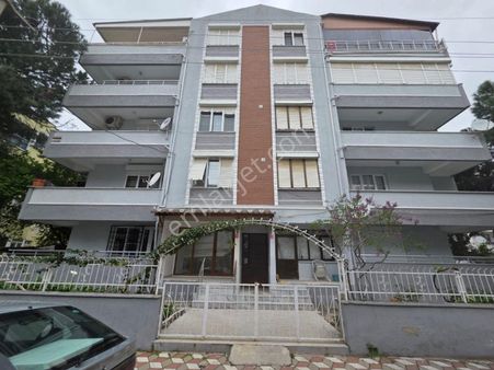 Kardeşten Akçay Merkezde Ara Kat Denize 300 Mt. 3+1 Geniş Daire