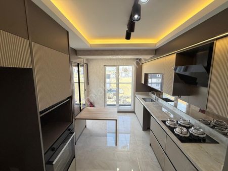 Yenikent Şık Tasarımlı 3+1 Ultra Lüks Daire