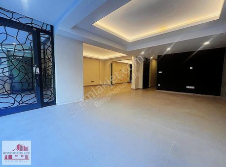 Levent Fecri Ebcioğlu Cad. Otopark Ve Apartman Girişli Daire