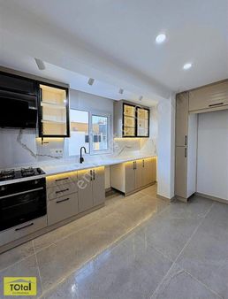 Total'den T.özal&k.evren Bulv. Arasında Tabipler Odası Okul Yanı