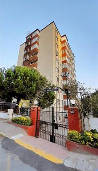 Ataşehirde Metroya Çok Yakın Sitede Ferah 3+1 Yenilenmiş Ara Kat