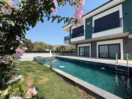 Didim Akbükde Satılık 3+1 Tam Müstakil Havuzlu , Eşyalı Villa