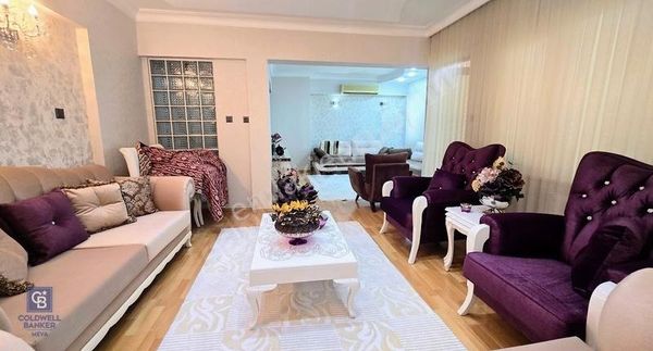 Yunus Emre Mahallesi Önder Sitesi'nde 130 M² Satılık Daire
