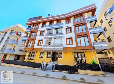 Çekmeköy Merkez Mahallesinde 5+2 Dubleks 220 M2 Satılık Daire