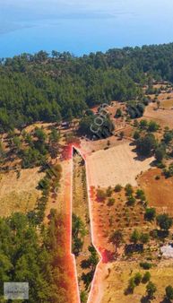 Akyakaya 8 Km Mesafede Etrafı Çevrili Herşeyi İle Tam Yatırımlık