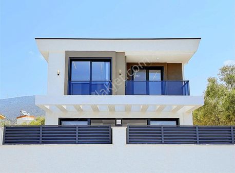 Didim Akbükte Denize 1.5 Km Mesafede Köşebaşı Modern Villa