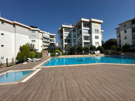 Kuşadası’nda Marinaya Yürüme Mesafesinde Ara Kat 3+1 Daire