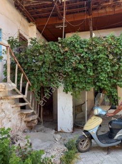 Bekilli Merkez'de Satılık 2 Katlı Müstakil Ev