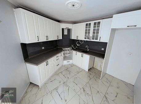 3+1 Seval Caddesi Üzerinde Masrafsız 2 Cam Balkonlu Full Yapılı!