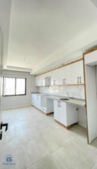 Adliye Binası Bayram Yerine Yakın Sıfır Satılık Daire