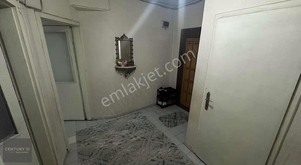 Cadde Üzeri Otoparklı Asansörlü