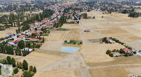 Toprak Yatırımcısından 739m² 2 Kat İmarlı Arsa!