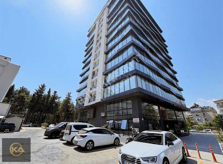 Dalga Kule İş Merkezinde Özel Tasarım Manzaralı 2+1 Kiralık Ofis