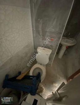 Akman Gayrimenkul'den Muradiye De Satılık 100m2 Köşe Dükkan