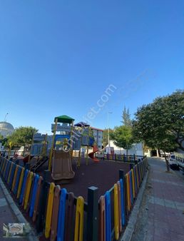 Akman Gayrimenkul'den75.yıl Mahallesin'de Satılık Dükkan