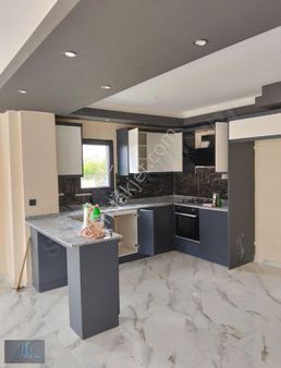 Taşucu Kum Mahallesi'nde Bosphorus Sitesi'nde Satılık Villa