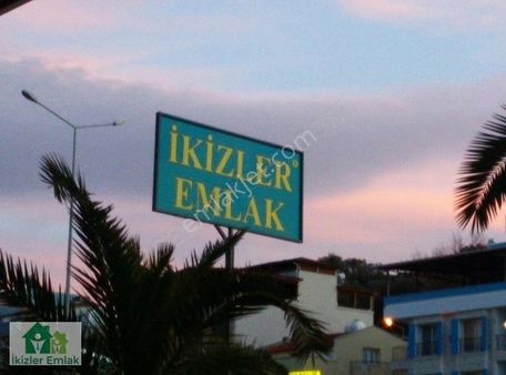 Seferihisar Doğanbey'de Denize 400m Satılık Bahçeli 3+1 Villa