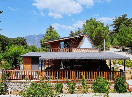 Nif'te Yeni Yapılmış 854 M2 Arsası Olan 150 M2 Ağaç Ev