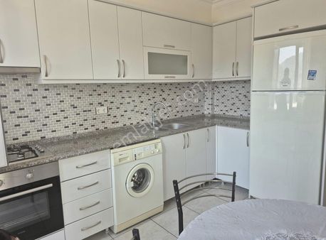 Cumartesi Pazarına Yakın 3+1 Eşyalı Geniş Daire