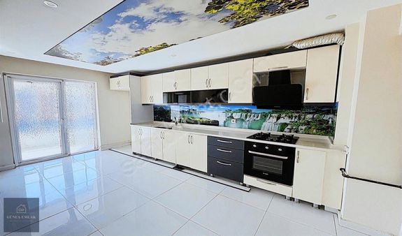 Güneş Emlak Masrafsız Cadde Üzerinde Ful Yapılı İskanlı Daire