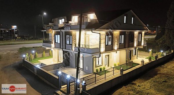 Müstakil Havuzlu Jakuzi Li Lüks 4+1 Villa