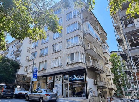 Tunalı Hilmi Cadde Üzerinde 3+1 Eşyalı Kiralık Daire
