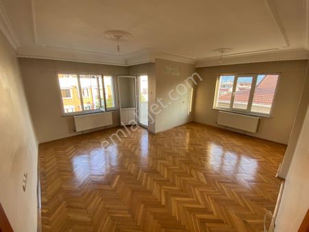 Emek Emlak'tan Mimar Sinan Mah.de Kiralık Arakat Asansörlü Daire