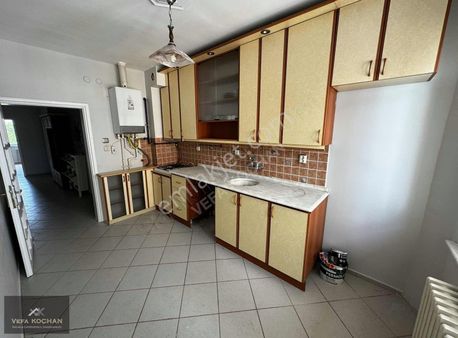 V.koçhan'dan Çarşı Mekezinde Kiralık 3+1 Daire