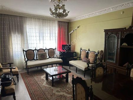 Öner Emlak'tan Mithatpaşa Mah.'de 1+1 Eşyalı K-1524