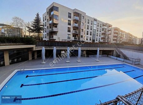 Globalden, Çınarlı Bahçe'de E. Banyolu, Bakımlı Boş 2+1 Daire