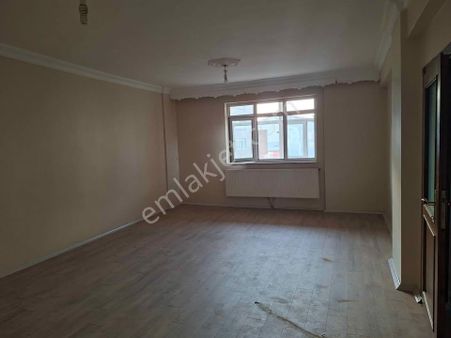 Kafkars Emlak'tan Yeni Mahallede Arakat Kiralık 3+1