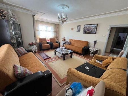 Valilik Yakınında Cepheleri Açık 4 Balkonlu Geniş Daire