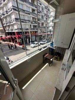 Ciftlikte Cadde Uzerinde Temiz Satılık Daire