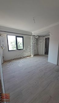 Hçk Gayrimenkul'den Bentbaşında Çarşının İçinde 1+1 Daire