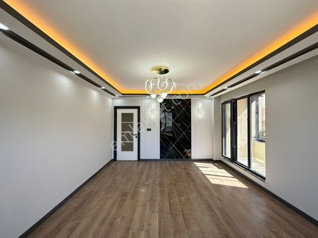 Kapaklı Atatürk Mahallesi'nde 2+1 Ara Kat Satılık Daire