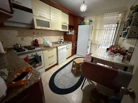 75 Yıl Mahallesi 3+1 125 M2 3 Katlının Zemin Katı Kapalı Mutfak