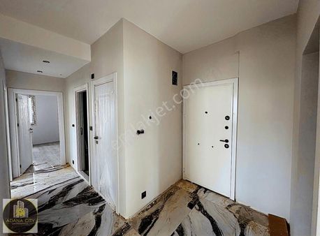 Mavi Bulv. Yol Üzeri 3+1 Kapalı M. Sıfır Bina Da Satılık