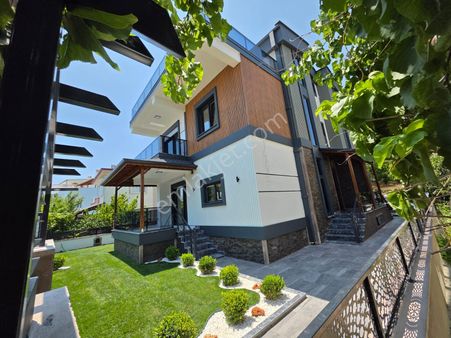 Sahile Komşu Hayale Yakın ! Altınoluk Fener De 4+1 İkiz Villa