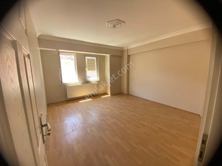 Saltoğlu’ndan 10 Yıllık Bina