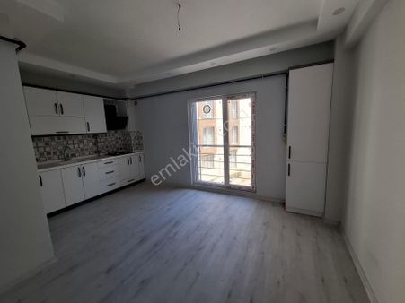 Elfi Den Sütlücede Arakat Geniş 1+1 Daire