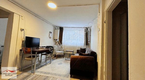 Gelişim Emlak`tan Taşköprülüzade Sokak`ta, 60m², 2+1