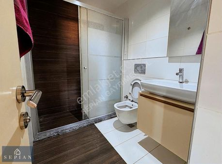 Çıralı Yaşam Merkezinde 1+1 Çatı Katı Şömineli Kiralık Daire