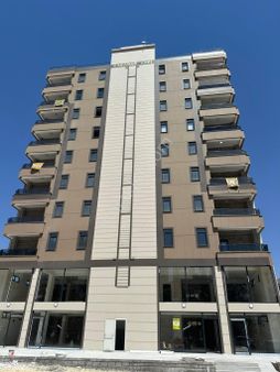 Akdem Emlaktan Satılık 4+1 Daire Karaköprüde📍