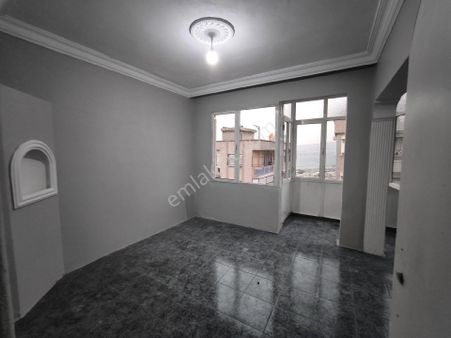 İzmir Konak Selçuk Mahallesi'nde Satılık Daire