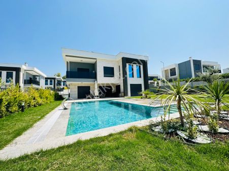 Yavansuda Doğalgazlı Müstakil 4+1 Özel Havuzlu Geniş Bahçeli