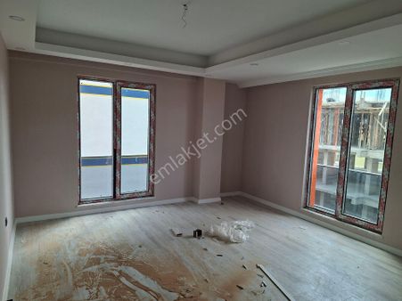 Kafkars Emlak'tan Yenişehir Mahallesinde Arakat Yerden Isıtmalı 2+1'ler